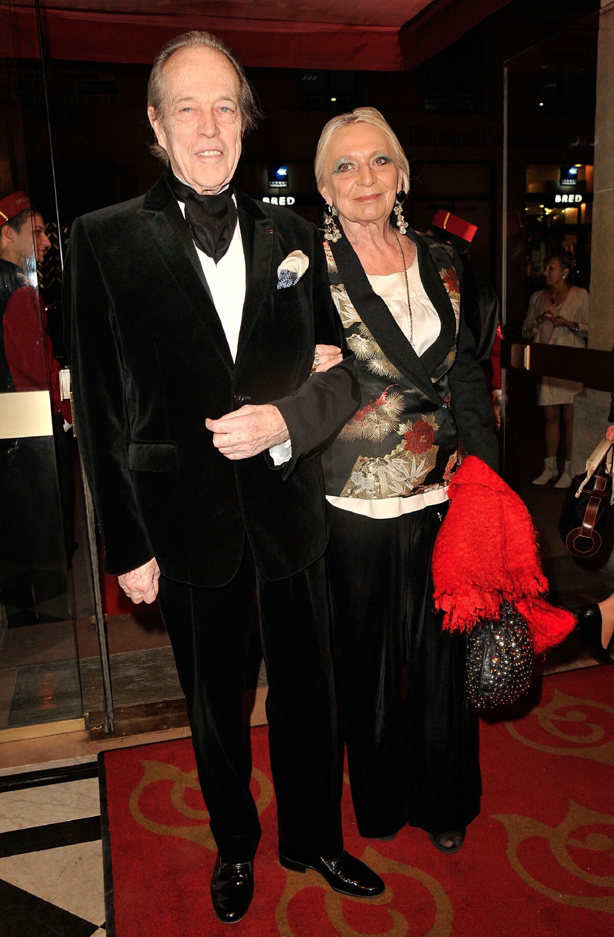 Vidéo Le comte de Paris, Henri d'Orleans, et la princesse Micaela Cousino Quinones de Leon