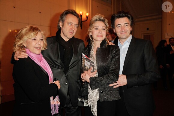 Nicoletta avec son mari Jean-Christophe Molinier, Grâce de Capitani et son compagnon Jean-Pierre Jacquin lors du gala Enfance Majuscule, salle Gaveau à Paris le 10 mars 2014