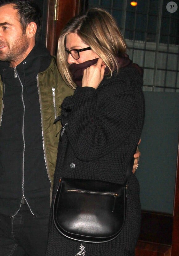 Jennifer Aniston et son fiancé Justin Theroux à la sortie du restaurant Locande Verde à New York, le 11 mars 2014.