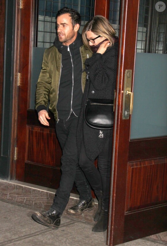 Jennifer Aniston et son fiancé Justin Theroux à la sortie du restaurant Locande Verde à New York, le 11 mars 2014.