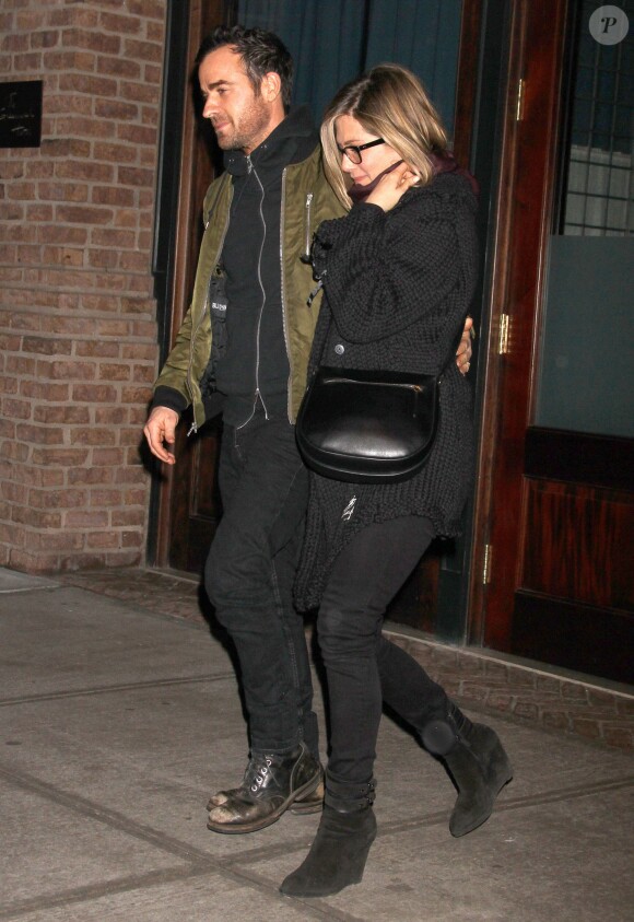 Jennifer Aniston et son fiancé Justin Theroux à la sortie du restaurant Locande Verde à New York, le 11 mars 2014.