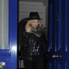 Kate Moss quitte le domicile de Cara Delevingne à Londres.12/02/2014