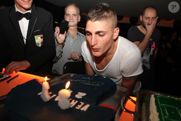 Marco Verratti fête son 21e anniversaire avec ses partenaires du PSG à la Gioia à Paris le 6 novembre 2013