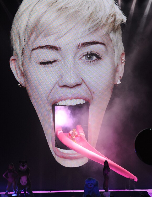 Miley Cyrus lors de son "Bangerz Tour" à Las Vegas, le 1er mars 2014.