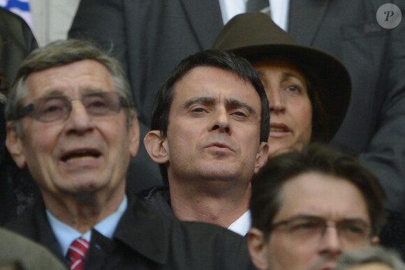 Manuel Valls  lors du match de rugby France-Irlande dans le cadre du tournoi des six nations, au Stade de France, à Saint-Denis. Le 15 mars 2014