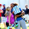 Kendra Wilkinson (enceinte) lors d'un match de foot de son fils Hank Jr. à Calabasas (Los Angeles), le 16 mars 2014.