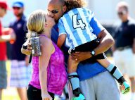 Kendra Wilkinson, enceinte: Supportrice amoureuse avec les deux hommes de sa vie