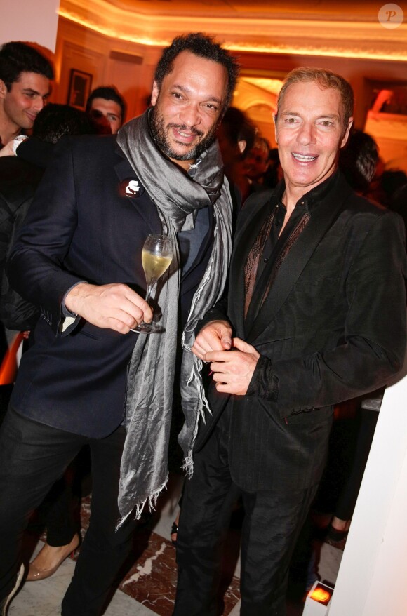 Charles Schillings et Tony Gomez lors de l'inauguration du nouveau restaurant de l'Hôtel Vernet à Paris. 20 mars 2014
