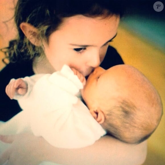Photo du compte Instagram de Rumer Willis : Une photo d'enfance de sa soeur Tallulah et elle