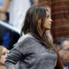 Mila Kunis : très en forme(s) alors qu'elle assiste au match opposant Detroit Pistons et Los Angeles Clippers, au Staples Center, Los Angeles, le samedi 22 mars 2014