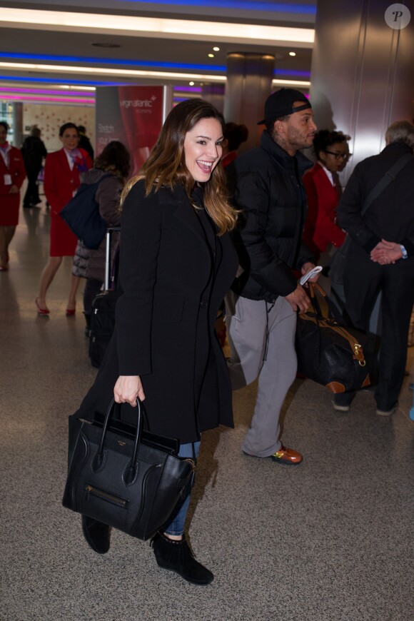 Kelly Brook et David McIntosh arrivent à l'aéroport d'Heathrow, pour emprunter un vol à destination de New York. Londres, le 24 mars 2014.