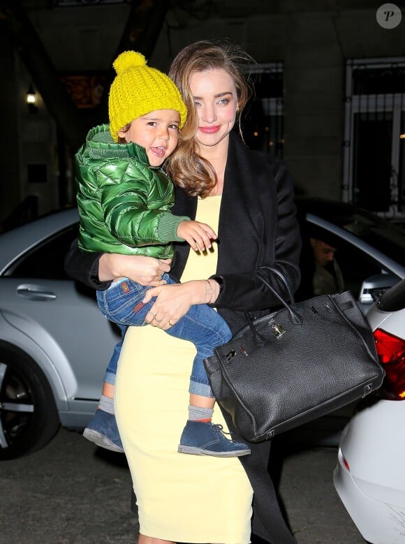 Miranda Kerr et son fils Flynn à New York, le 26 mars 2014.