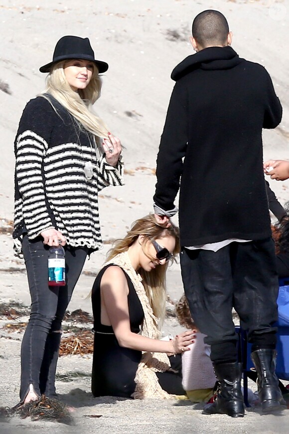 Ashlee Simpson et Evan Ross sur une plage de Los Angeles avec Diana Ross à Malibu, le 28 mars 2014.