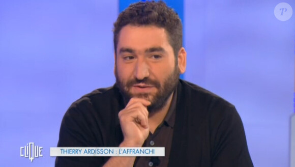 Mouloud Achour sur le plateau de Clique. Emission diffusée sur Canal+, le samedi 29 mars 2014.