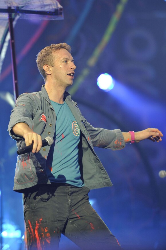 Chris Martin leader de Coldplay en concert le 1er juin 2012