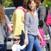 Jennifer Garner et son fils Samuel vont à l'Exposition Park à Los Angeles, le 28 mars 2014.