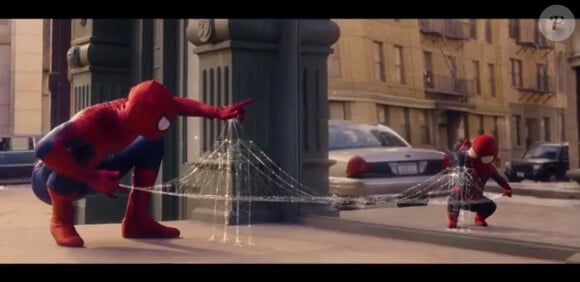 The Amazing Spider-man version bébé ? Il connaît les ficelles... Evian continue à tisser sa toile avec Baby & Me 2, suite de sa campagne à succès des bébés danseurs, dévoilée le 1er avril 2014.