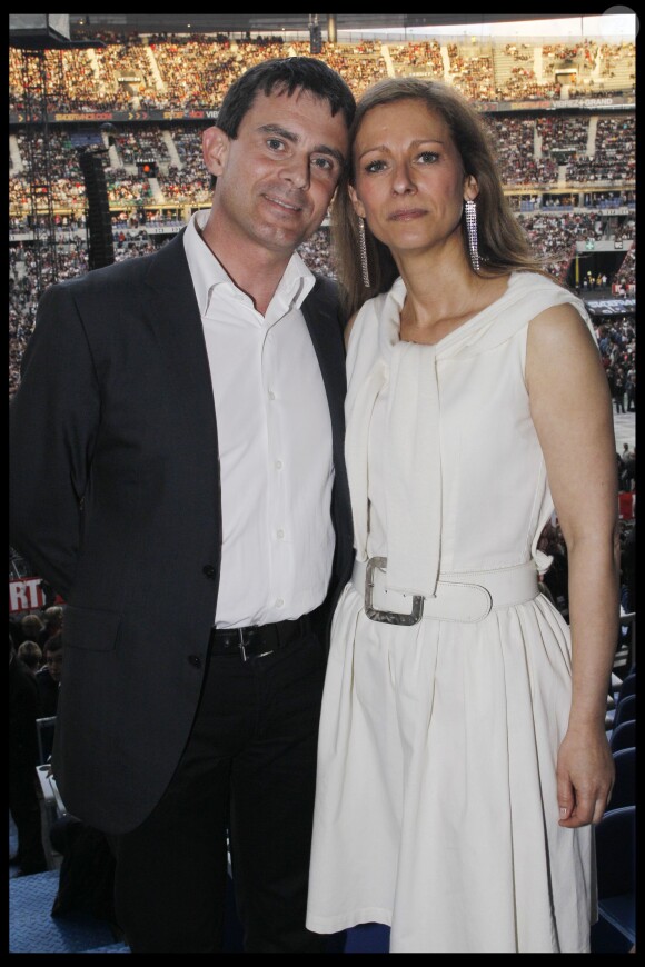 Manuel Valls et sa femme Anne Gravoin ont assisté au concert de Johnny Hallyday en juin 2012