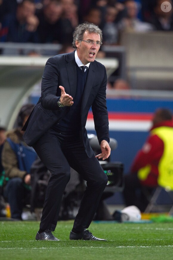 Le coach du PSG Laurent Blanc pendant le match entre le Paris Saint-Germain et Chelsea FC, pendant le quart de final aller de la Ligue des Champions, à Paris, le 2 avril 2014