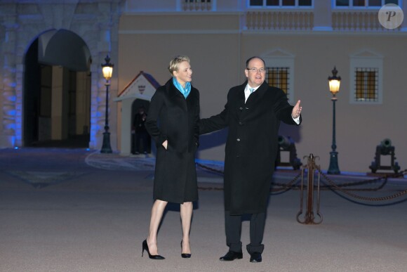 La princesse Charlene de Monaco, accompagnée par son mari le prince Albert, présidait le 2 avril 2014 la cérémonie d'illumination du palais princier, qui s'est couvert de bleu en soutien de la Journée mondiale de sensibilisation à l'autisme et de l'initiative ''Light it up Blue''.