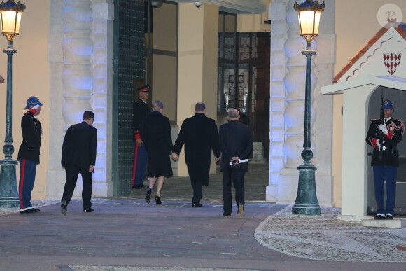 La princesse Charlene de Monaco, accompagnée par son mari le prince Albert, présidait le 2 avril 2014 la cérémonie d'illumination du palais princier, qui s'est couvert de bleu en soutien de la Journée mondiale de sensibilisation à l'autisme et de l'initiative ''Light it up Blue''.