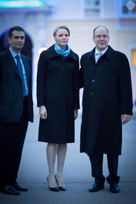 La princesse Charlene de Monaco, accompagnée par son mari le prince Albert, présidait le 2 avril 2014 la cérémonie d'illumination du palais princier, qui s'est couvert de bleu en soutien de la Journée mondiale de sensibilisation à l'autisme et de l'initiative ''Light it up Blue''.