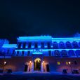 Le palais de Monaco, en présence de la princesse Charlene et du prince Albert, a été illuminé de bleu en soutien de la Journée mondiale de sensibilisation à l'autisme et de l'initiative ''Light it up Blue'', le 2 avril 2014
