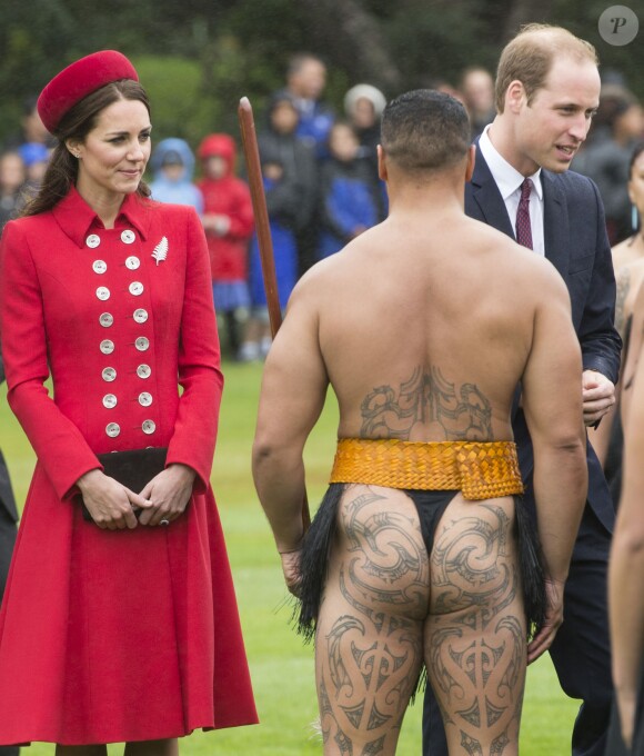 Le prince William et Kate Middleton ont assisté le 7 avril 2014 à la Maison du gouvernement de Wellington à une cérémonie d'accueil traditionnelle maorie, au premier jour de leur visite en Nouvelle-Zélande.