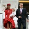 Kate Middleton a vécu un ''Marilyn moment'' en débarquant avec William sur le tarmac de Wellington, le prince George de Cambridge dans les bras, le 7 avril 2014 pour le début de leur tournée en Nouvelle-Zélande.