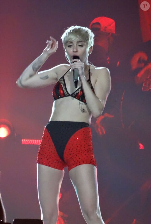 Miley Cyrus en concert à "MGM Grand Arena" à Las Vegas, le 1er mars 2014.