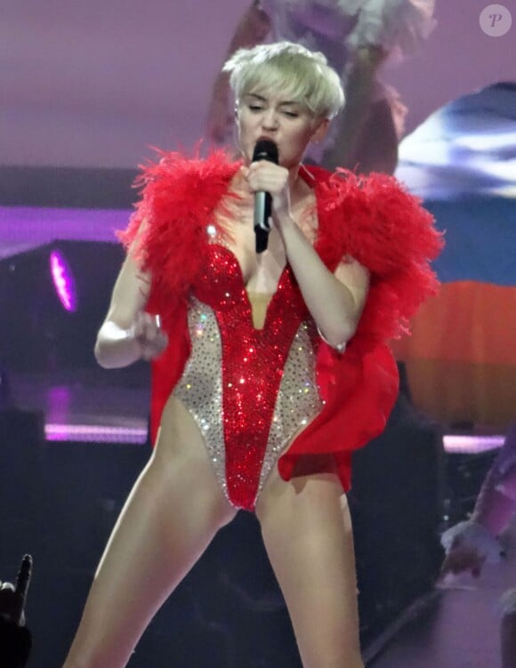 Miley Cyrus en concert à "MGM Grand Arena" à Las Vegas, le 1er mars 2014.
