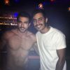 Harry Louis et Diego Cavalcante, les deux amoureux posent ensemble le 29 mars 2014.