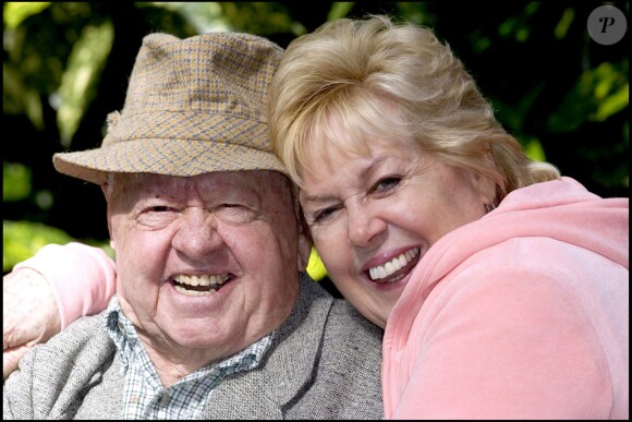 Mickey Rooney et sa femme Jan à Londres le 29 mai 2006. 
