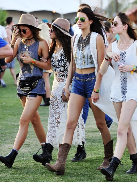 Kendall Jenner, Selena Gomez et Kylie Jenner lors du 1er jour du Festival de Coachella à Indio, le 11 avril 2014.