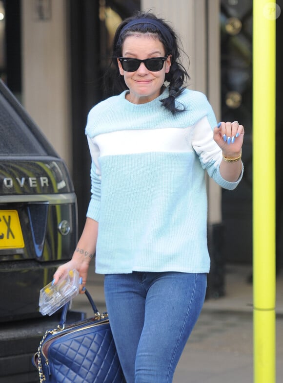 Lily Allen est allée acheter de nouveaux bijoux chez David Morris à Londres. Le 1er avril 2014.