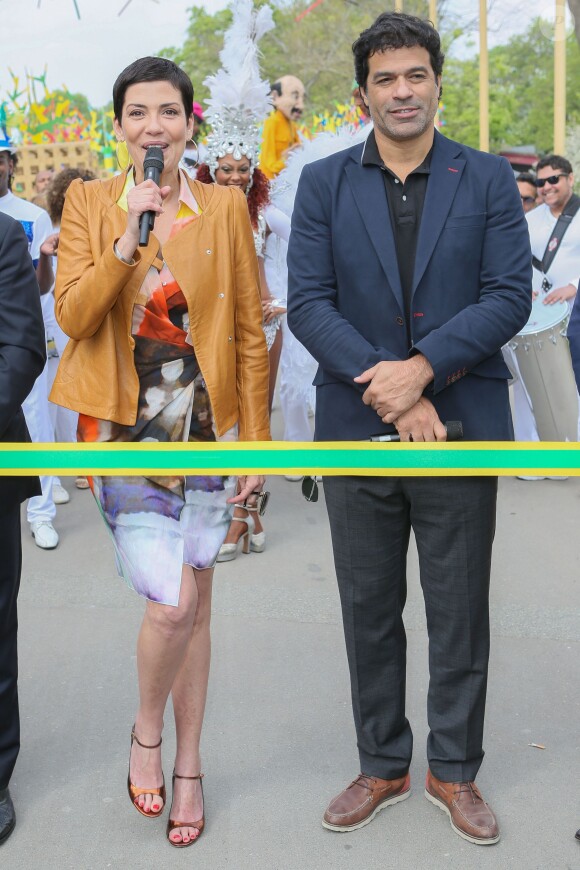 Rai et Cristina Cordula lors de l'inauguration du Grand Carnaval brésilien "Sensacional Brasil" au Jardin d'Acclimatation à Paris, le 12 avril 2014.