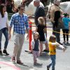 Johnny Knoxville et sa femme Naomi Nelson à Los Angeles avec leurs deux enfants Rocko et Arlo, le 13 avril 2014.