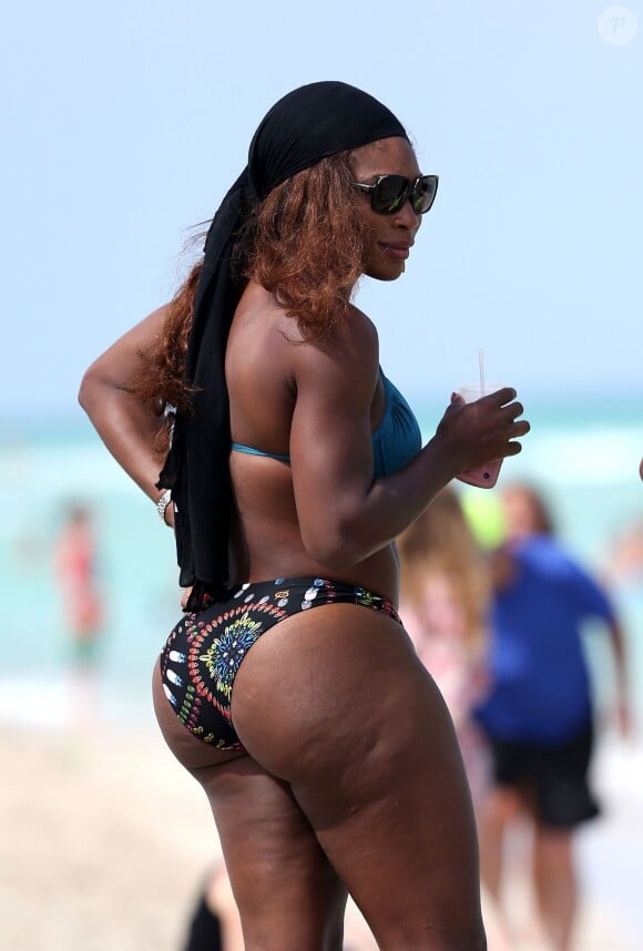 Serena Williams et ses formes du côté de Miami Beach, le 16 avril 2014