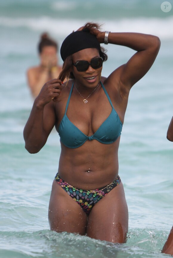 Serena Williams et ses formes profitent de quelques jours de repos du côté de Miami Beach, le 16 avril 2014