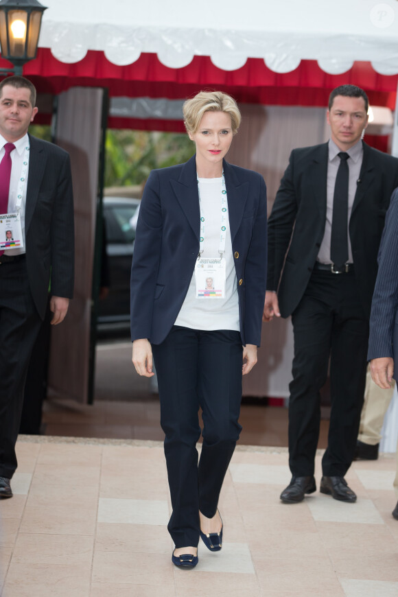 La princesse Charlène de Monaco doit recevoir une raquette de la main de Roger Federer aux Rolex Masters de Tennis à Monte Carlo. Le 18 avril 2014.