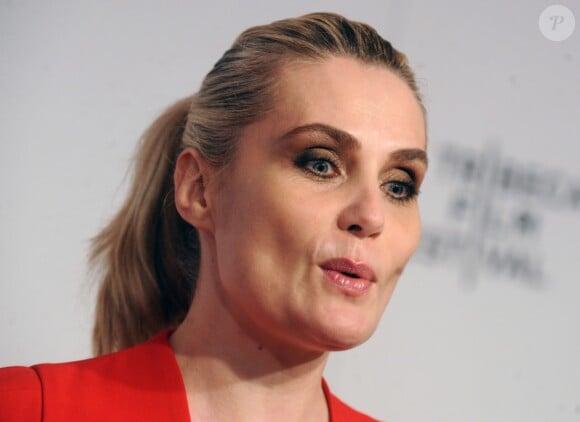 Emmanuelle Seigner élégante lors de la première de La Vénus à la Fourrure (Venus In Fur) au Tribeca Film Festival à New York, le 22 avril 2014.