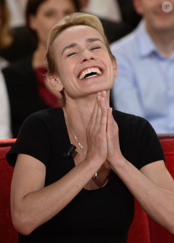 Sandrine Bonnaire lors de l'enregistrement de l'émission "Vivement Dimanche" le 23 avril 2014 au studio Gabriel à Paris, pour une diffusion sur France 2 le 27 avril