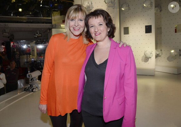 Chantal Ladesou et Anne Roumanoff lors de l'enregistrement de l'émission "Vivement Dimanche" le 23 avril 2014 au studio Gabriel à Paris, pour une diffusion sur France 2 le 27 avril