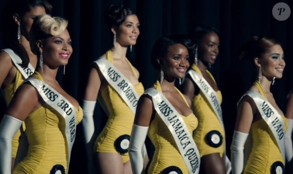 Beyoncé dans le clip de Pretty Hurts.