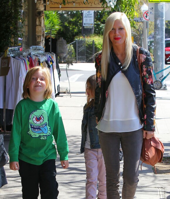 Tori Spelling sur le tournage de son émission de télé-réalité "True Tori" à Studio City, le 3 avril 2014.