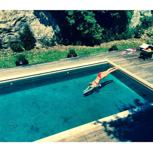 Laury Thilleman en vacances en provence mercredi 23 avril 2014.