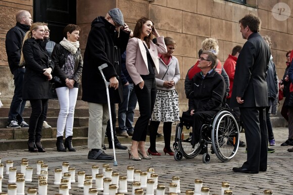 La princesse Mary de Danemark, marraine de l'Association danoise du rein, lançait le 3 mai 2014 la Journée du rein en allumant des cierges devant l'église Notre-Dame