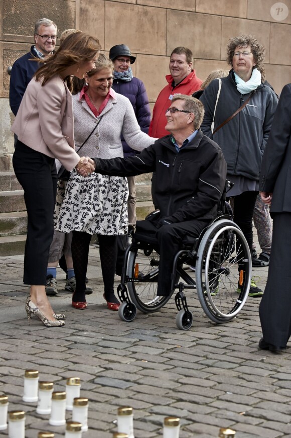 La princesse Mary de Danemark, marraine de l'Association danoise du rein, lançait le 3 mai 2014 la Journée du rein en allumant des cierges devant l'église Notre-Dame