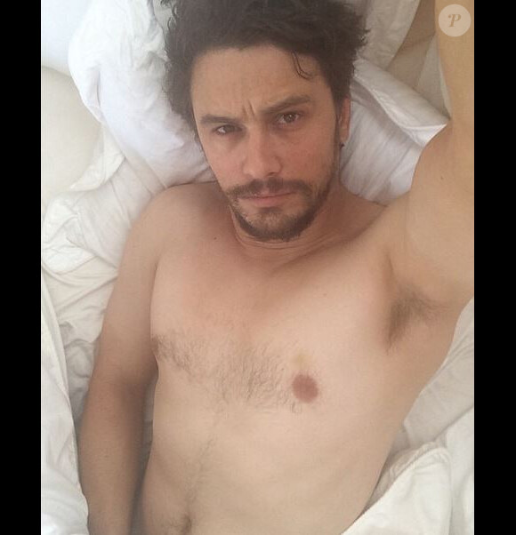 James Franco s'offre un selfie dénudé, le 26 avril 2014.