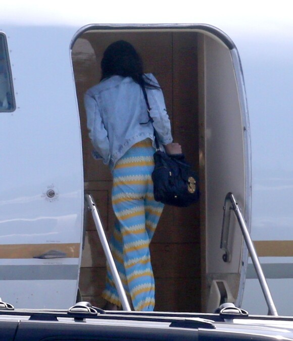 George Clooney et sa fiancée Amal Alamuddin embarquent dans un jet privé à Van Nuys le 1er mai 2014.